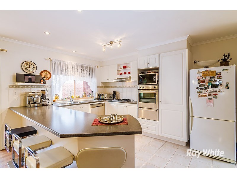 33 Genista Road, Cranbourne West VIC 3977