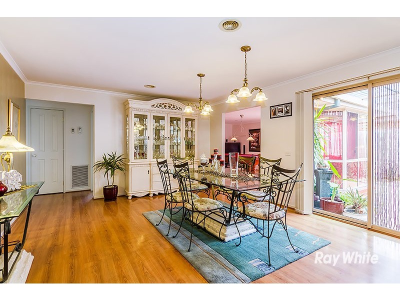 33 Genista Road, Cranbourne West VIC 3977