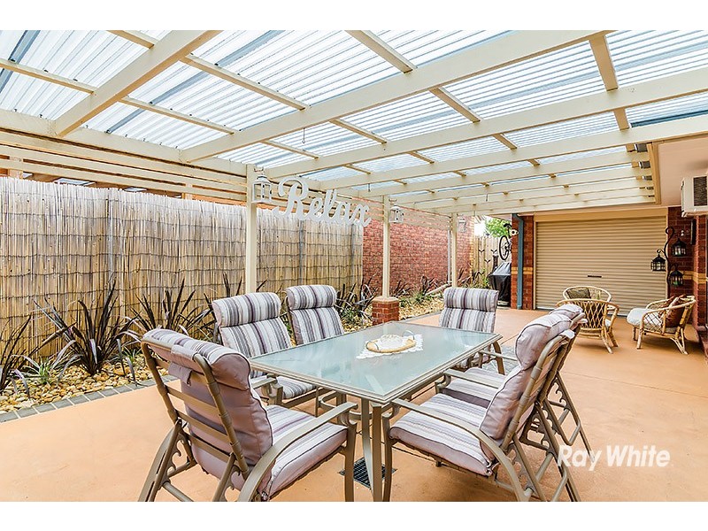 33 Genista Road, Cranbourne West VIC 3977