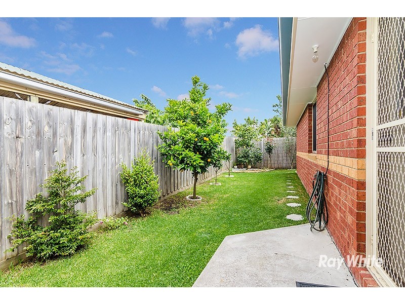 33 Genista Road, Cranbourne West VIC 3977