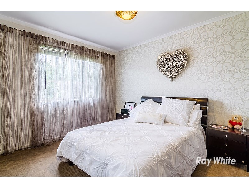 33 Genista Road, Cranbourne West VIC 3977