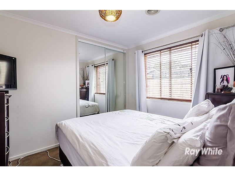 33 Genista Road, Cranbourne West VIC 3977