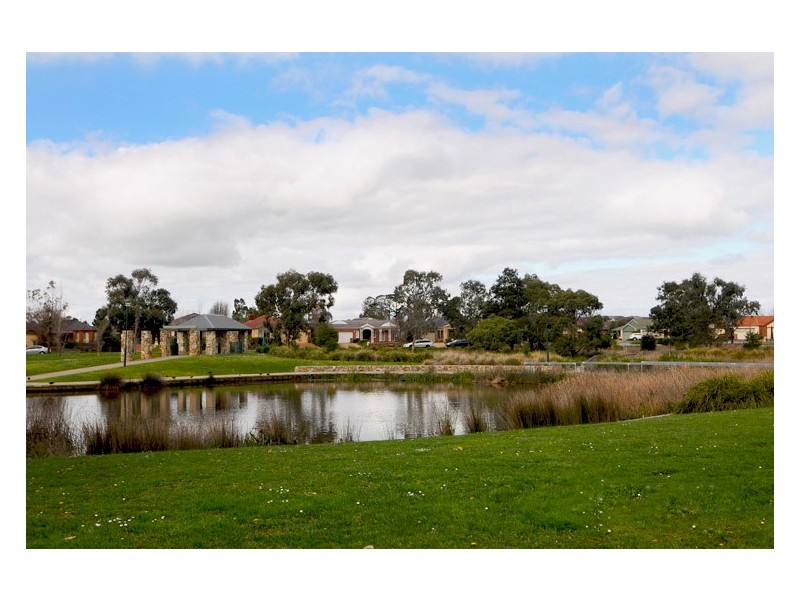 25 Ardent Crescent, Cranbourne East VIC 3977