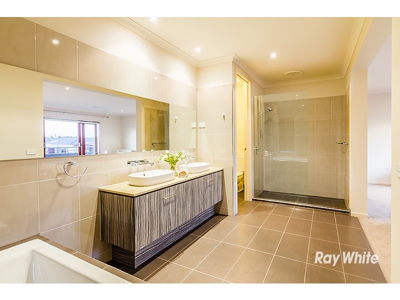 142 Boland Drive, Lyndhurst VIC 3975