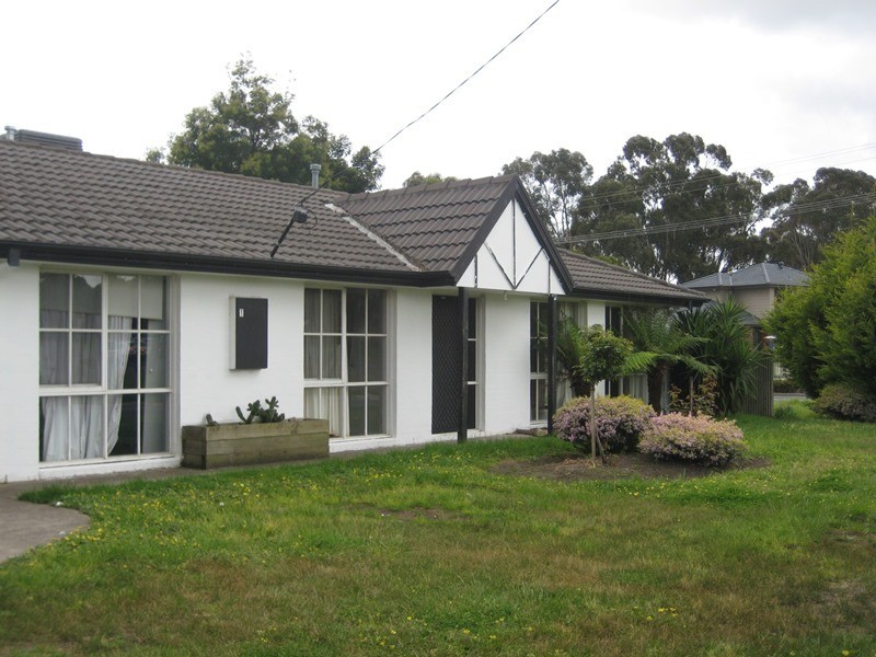 1 Elcan Avenue, Cranbourne VIC 3977