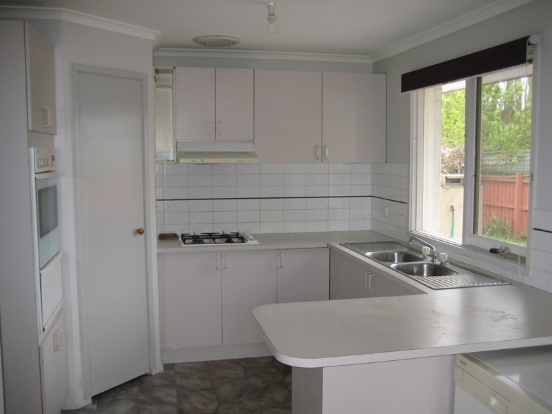 1 Elcan Avenue, Cranbourne VIC 3977