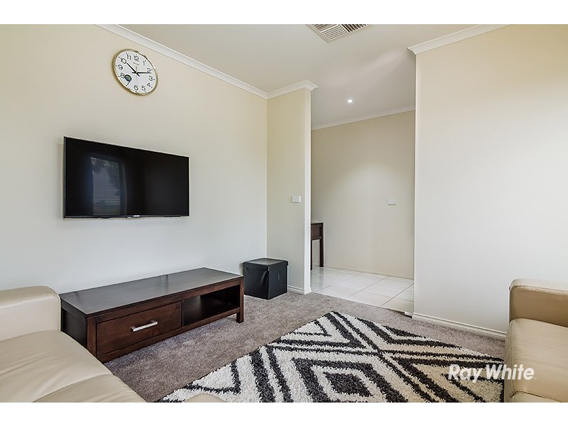 33 Copernicus Circuit, Cranbourne West VIC 3977