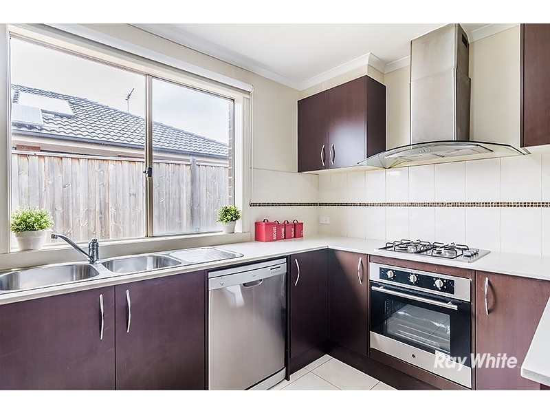 33 Copernicus Circuit, Cranbourne West VIC 3977