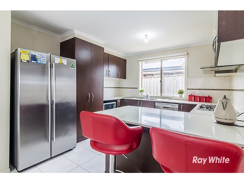 33 Copernicus Circuit, Cranbourne West VIC 3977