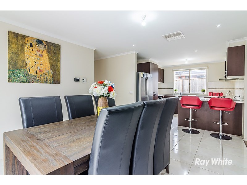 33 Copernicus Circuit, Cranbourne West VIC 3977