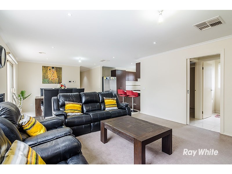 33 Copernicus Circuit, Cranbourne West VIC 3977