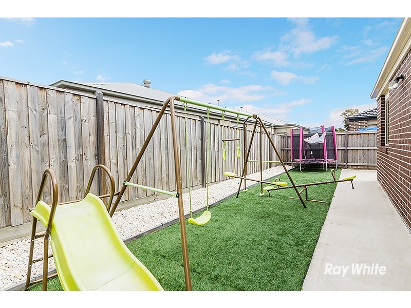 33 Copernicus Circuit, Cranbourne West VIC 3977