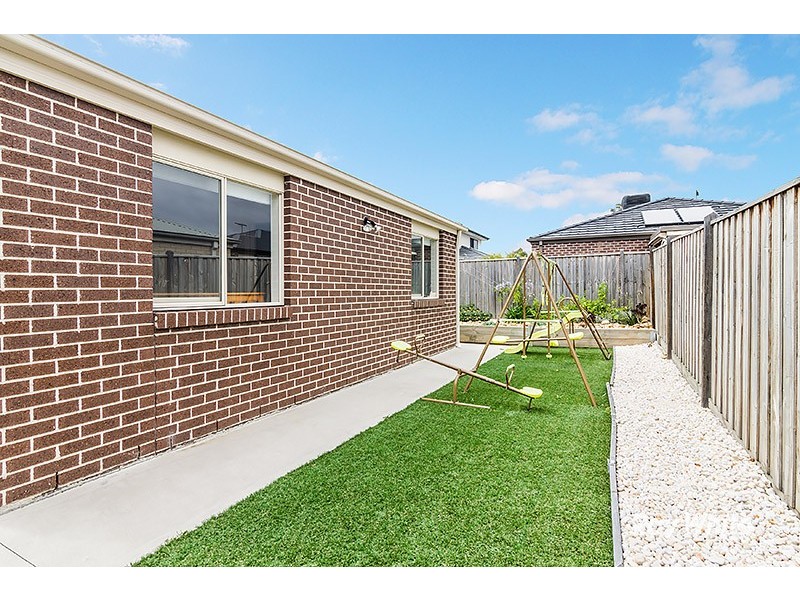 33 Copernicus Circuit, Cranbourne West VIC 3977