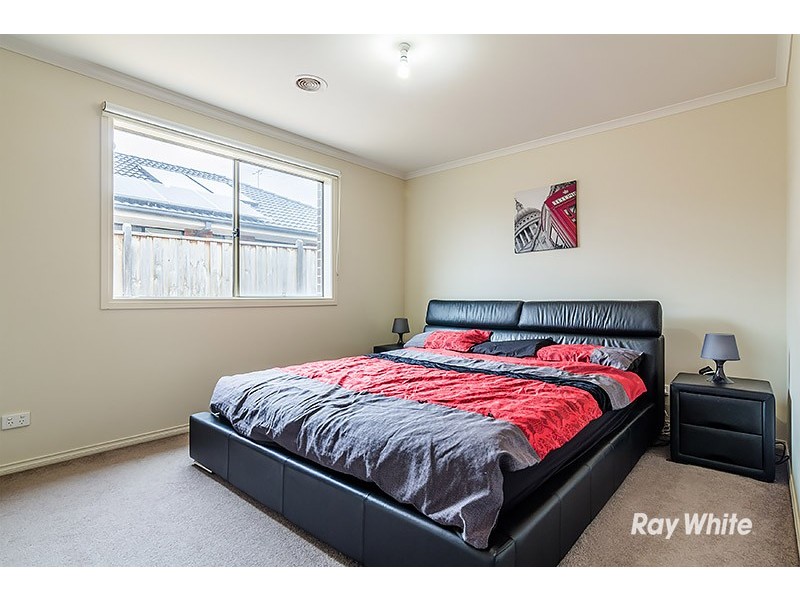 33 Copernicus Circuit, Cranbourne West VIC 3977