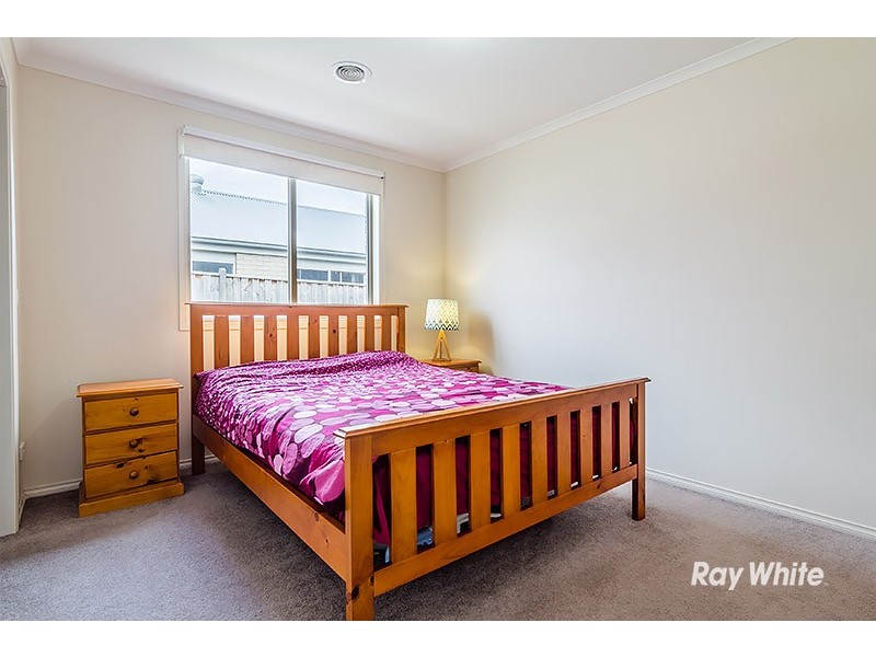 33 Copernicus Circuit, Cranbourne West VIC 3977