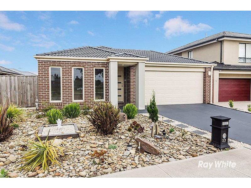 33 Copernicus Circuit, Cranbourne West VIC 3977