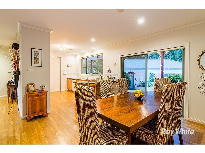 1 Cloverdale Lane, Lysterfield South VIC 3156