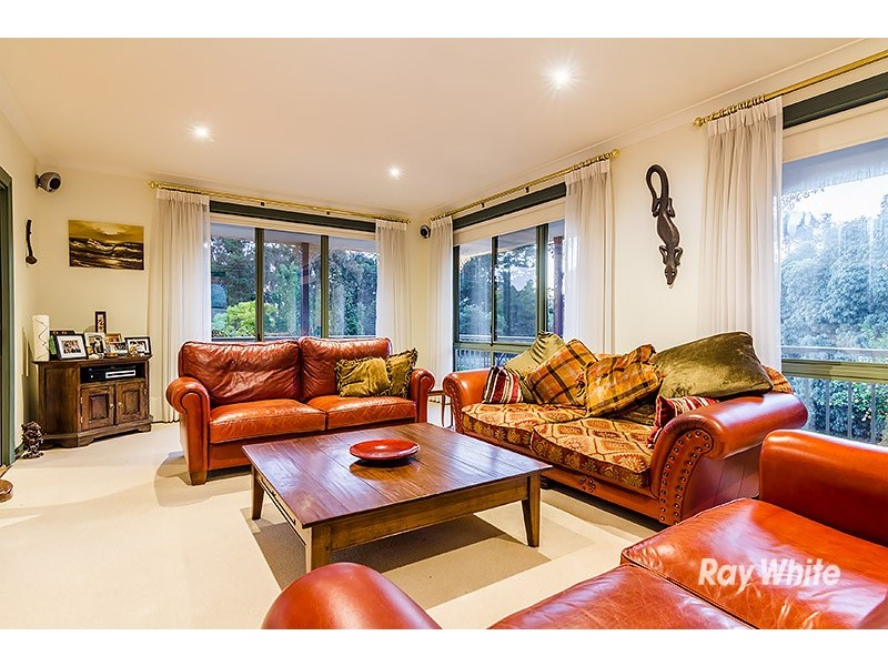 1 Cloverdale Lane, Lysterfield South VIC 3156