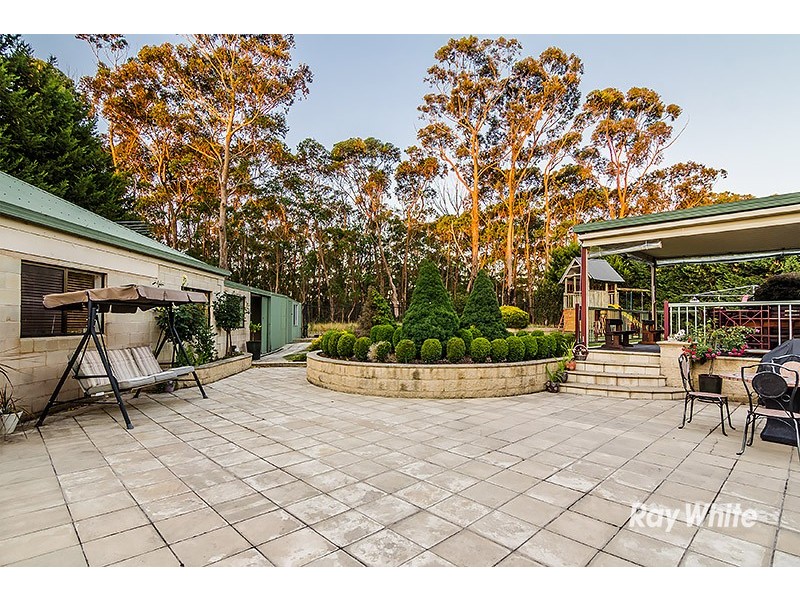 1 Cloverdale Lane, Lysterfield South VIC 3156