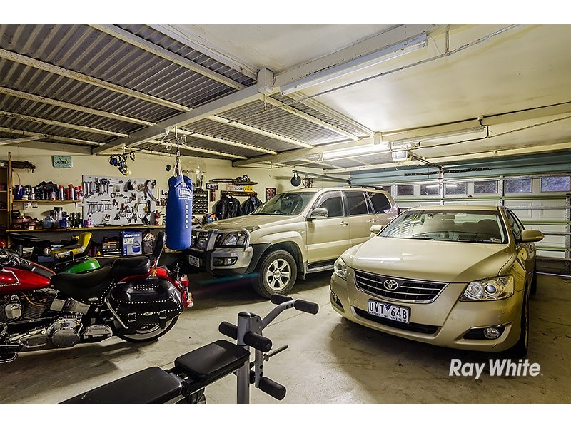 1 Cloverdale Lane, Lysterfield South VIC 3156