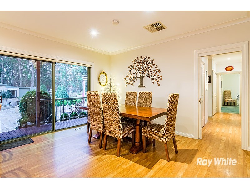 1 Cloverdale Lane, Lysterfield South VIC 3156