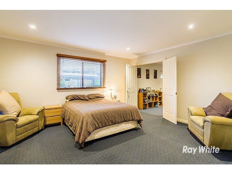 1 Cloverdale Lane, Lysterfield South VIC 3156