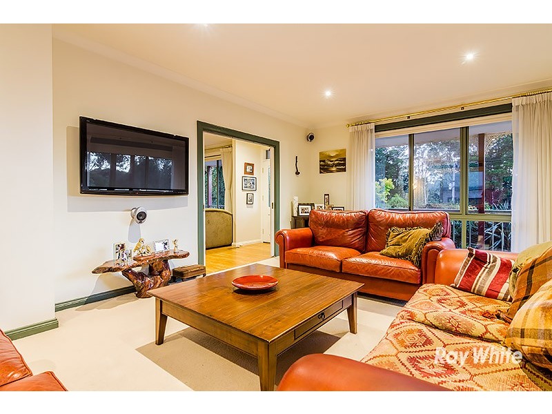 1 Cloverdale Lane, Lysterfield South VIC 3156