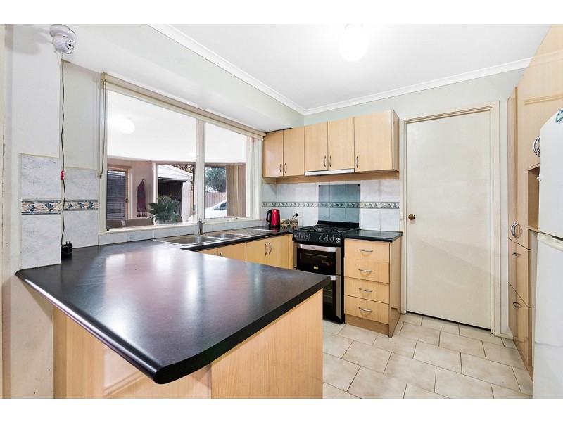 26 Maltravers Crescent, Cranbourne North VIC 3977