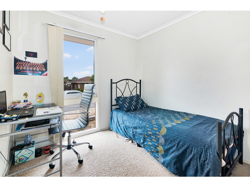 26 Maltravers Crescent, Cranbourne North VIC 3977