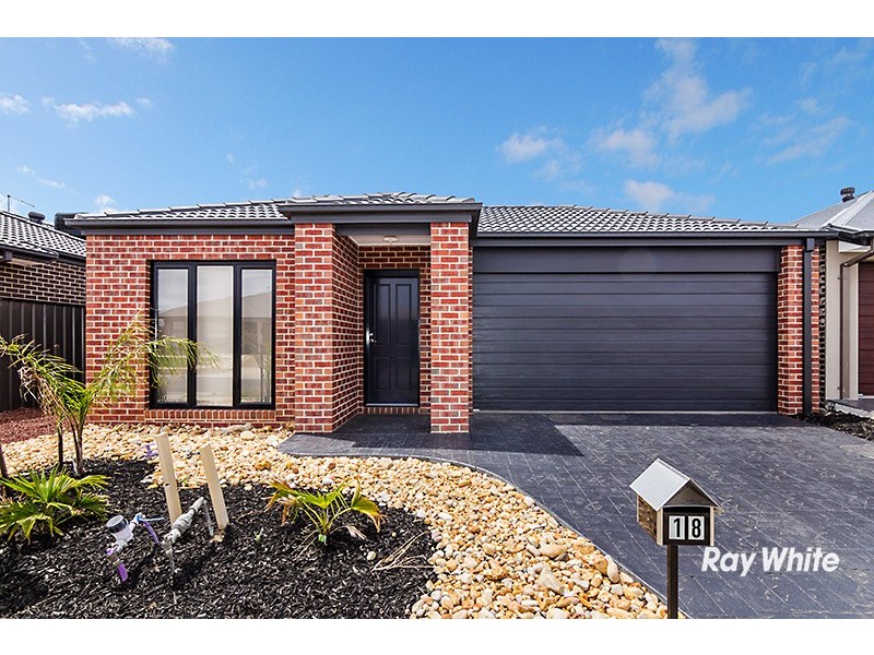 18 Dream Avenue, Clyde North VIC 3978