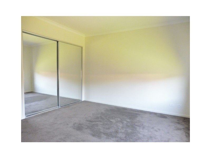 18 Dream Avenue, Clyde North VIC 3978