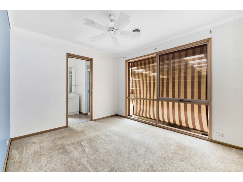 14 Brentwood Avenue, Cranbourne North VIC 3977