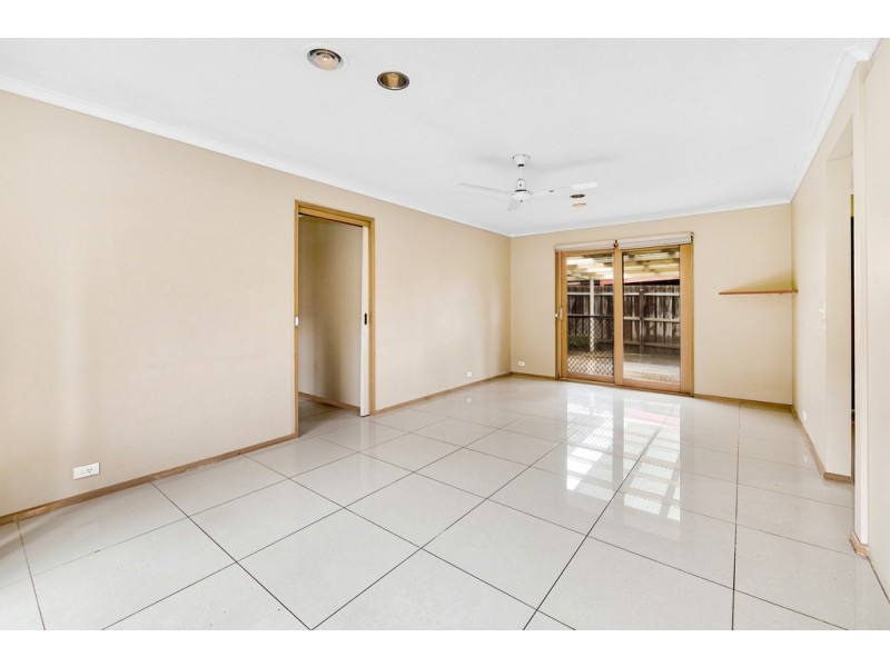 14 Brentwood Avenue, Cranbourne North VIC 3977