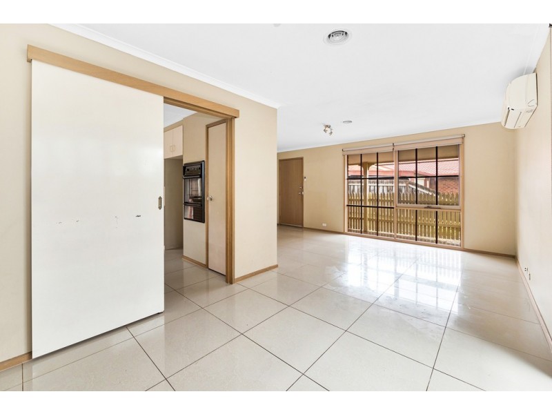 14 Brentwood Avenue, Cranbourne North VIC 3977