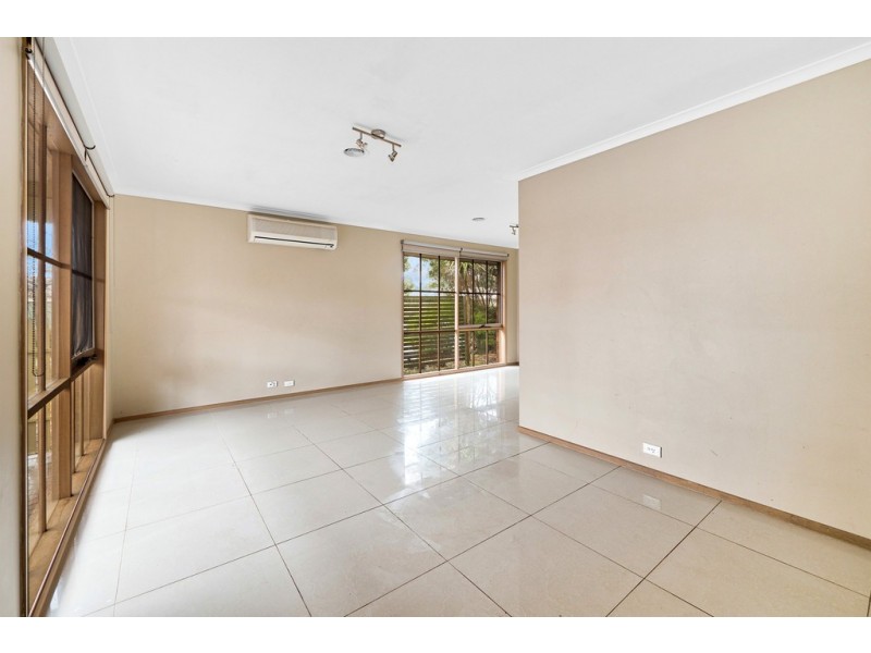 14 Brentwood Avenue, Cranbourne North VIC 3977