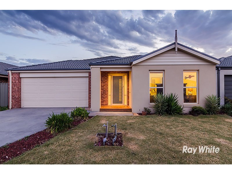 31 Thurvaston Crescent, Cranbourne East VIC 3977
