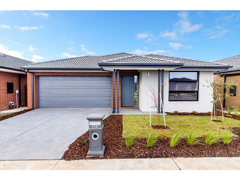 112 Wheelers Park Drive, Cranbourne North VIC 3977