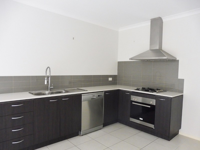 8 Sticht Way, Clyde VIC 3978