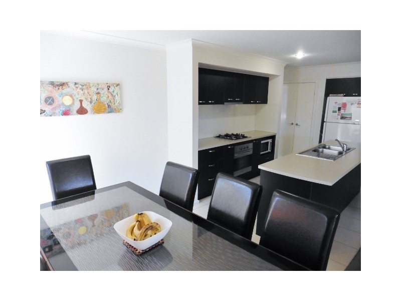 155 Rosebank Drive, Cranbourne North VIC 3977