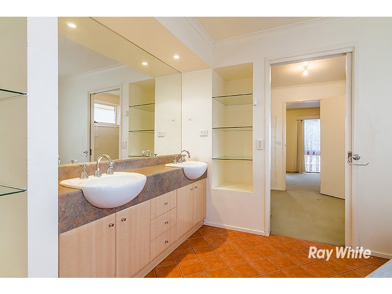 6 Rimfire Crescent, Cranbourne VIC 3977