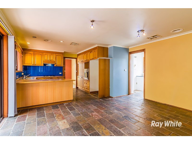 6 Rimfire Crescent, Cranbourne VIC 3977