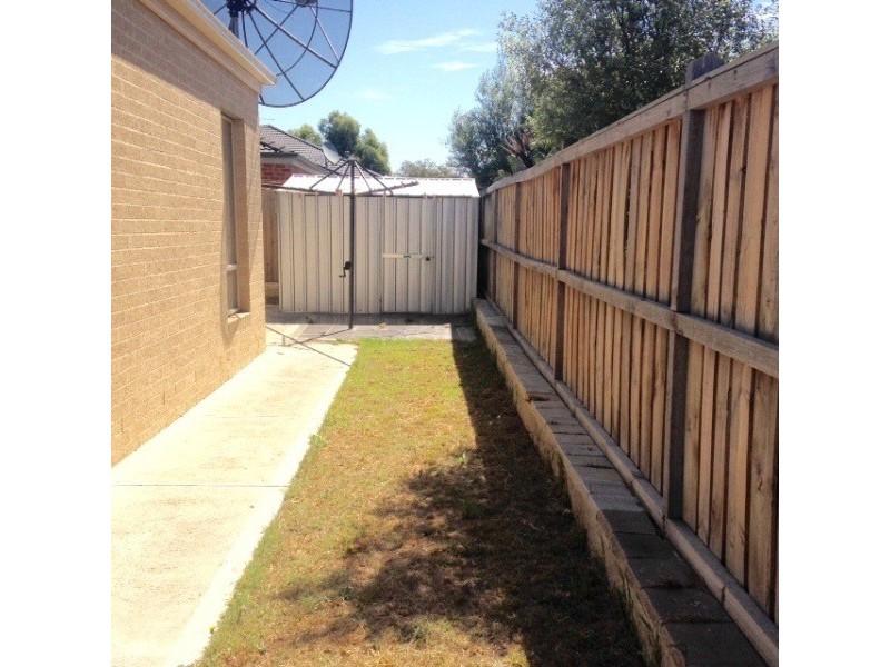2 Moffat Drive, Lalor VIC 3075