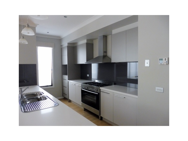 12 Red Maple Drive, Cranbourne West VIC 3977