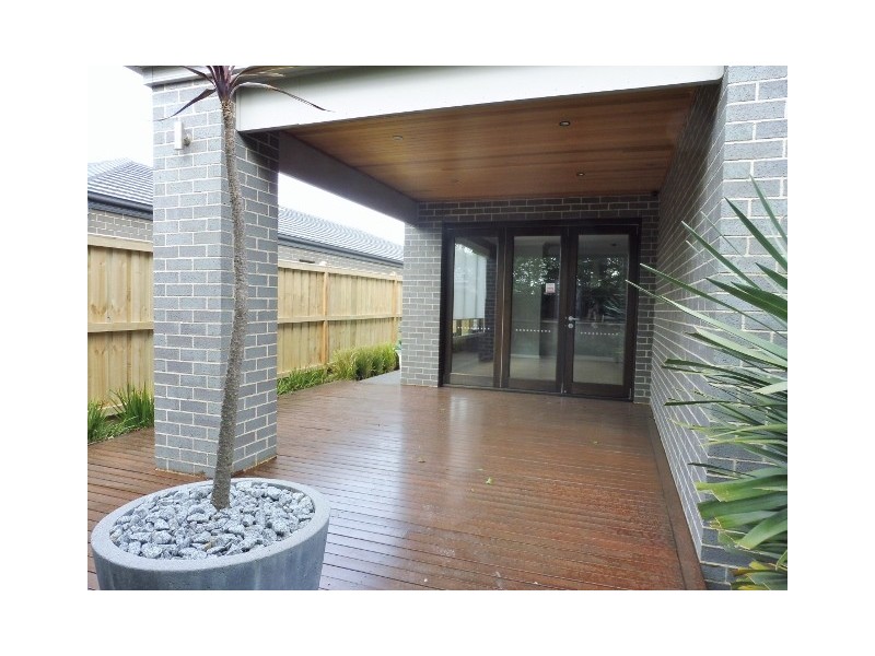 12 Red Maple Drive, Cranbourne West VIC 3977