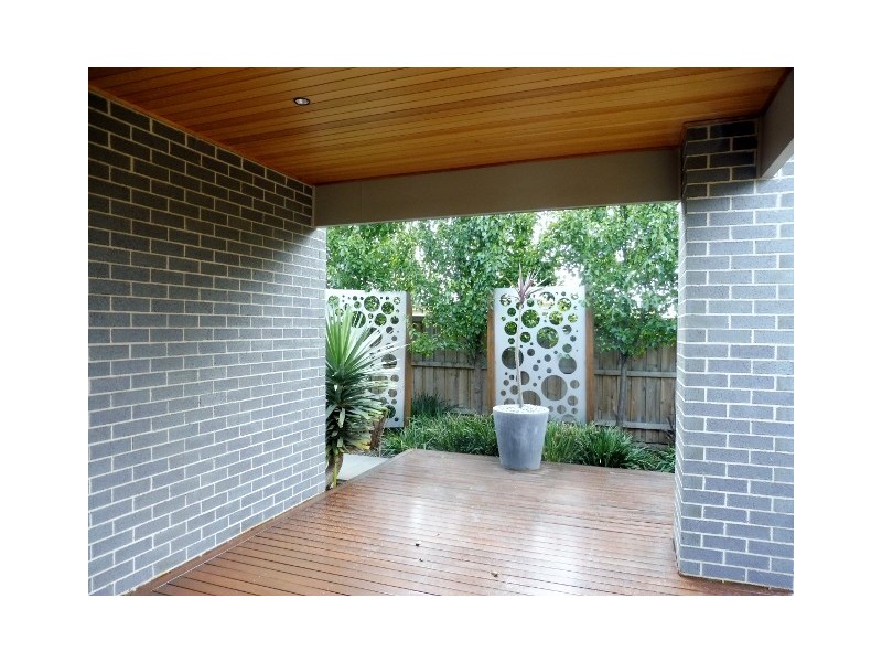 12 Red Maple Drive, Cranbourne West VIC 3977