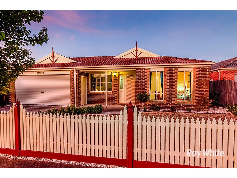 44 Stephellen Way, Cranbourne West VIC 3977