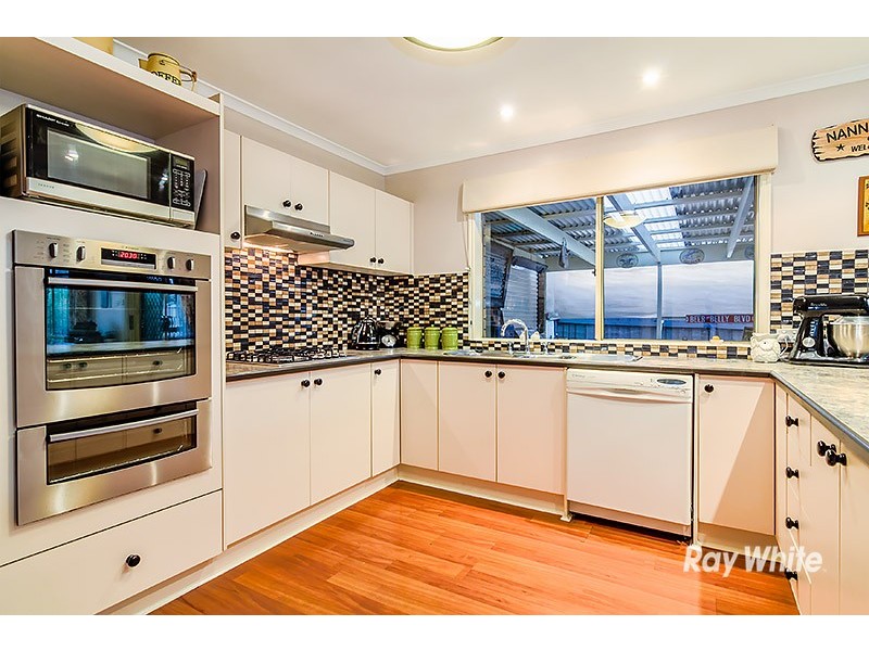 44 Stephellen Way, Cranbourne West VIC 3977