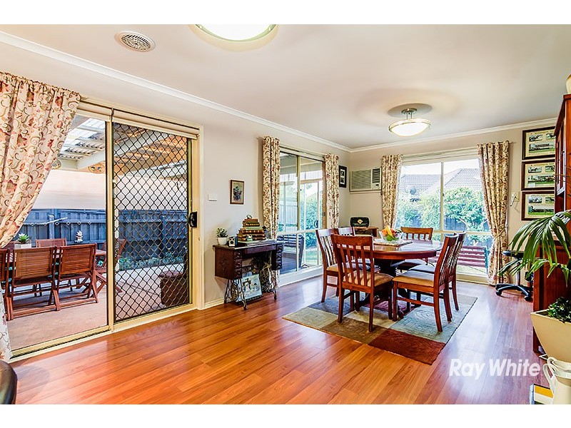 44 Stephellen Way, Cranbourne West VIC 3977