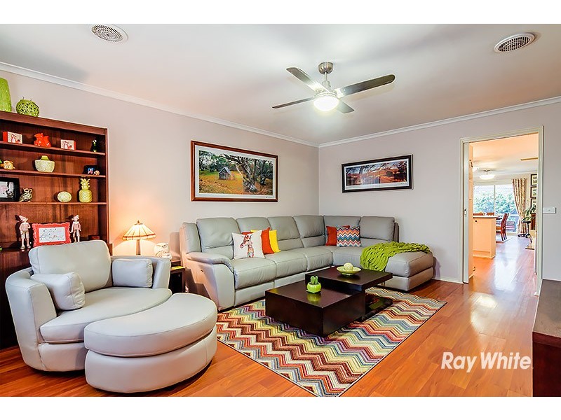 44 Stephellen Way, Cranbourne West VIC 3977