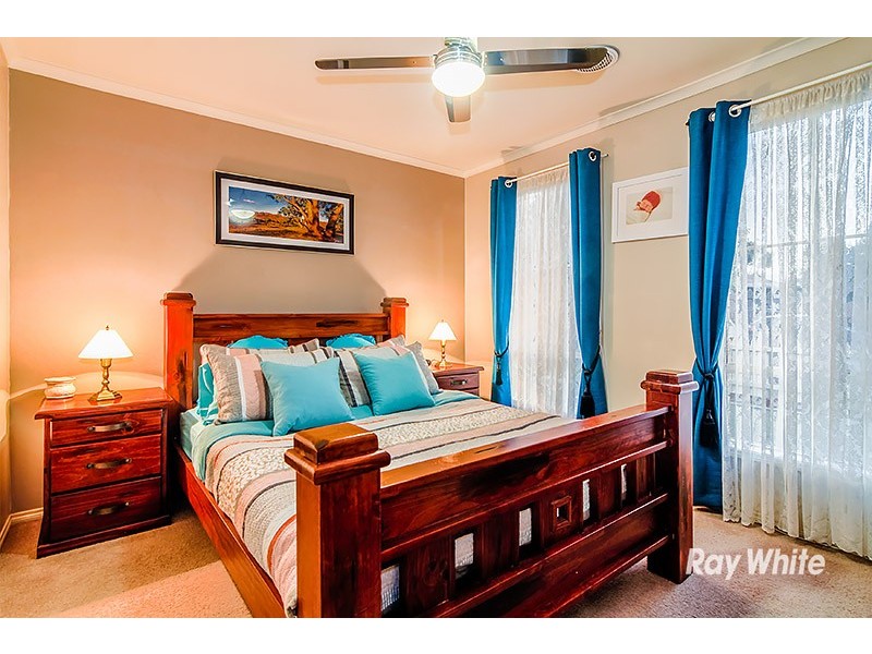 44 Stephellen Way, Cranbourne West VIC 3977